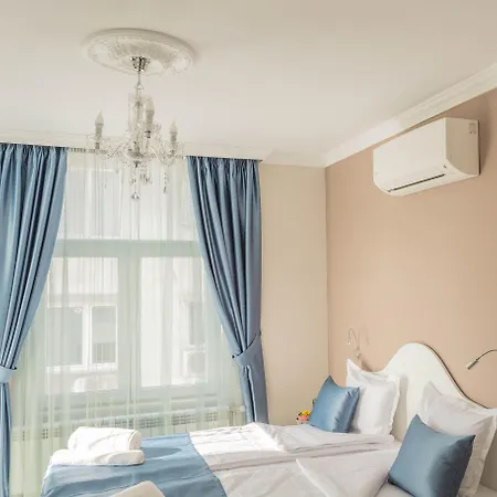 Family Belle Epoque Hotel